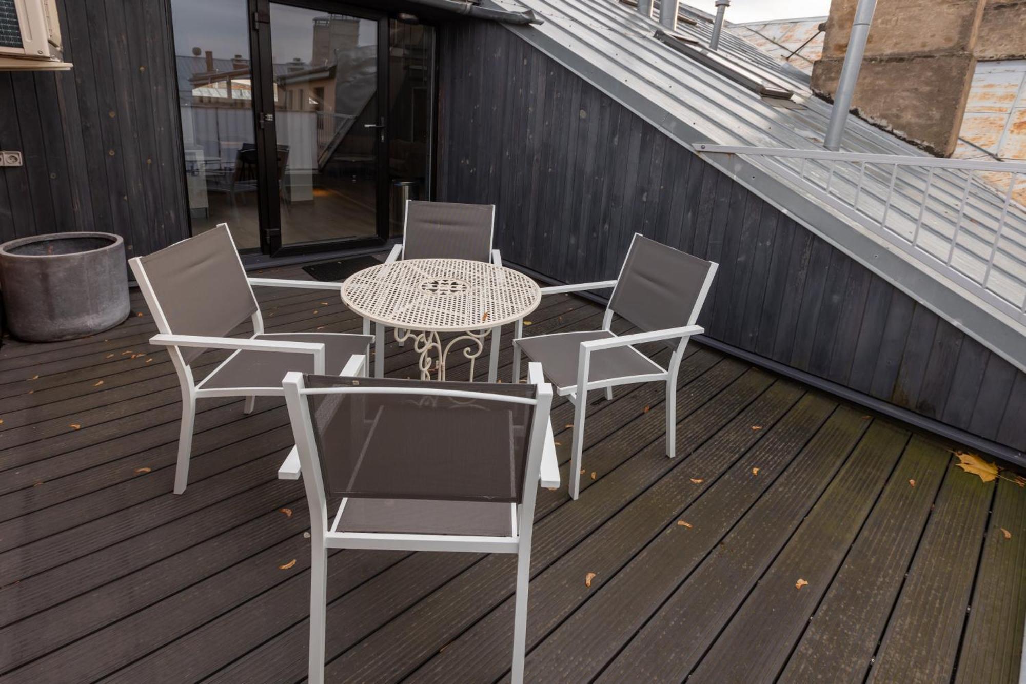 Penthouse Apartment With Terrace Рига Экстерьер фото